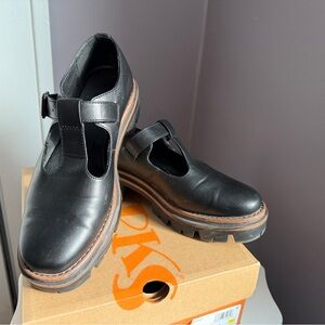 Kork-Ease | Black Leather Mary Jane Shoes | EUC
